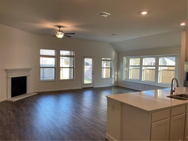 208 Baralo ST, Leander, TX 78641