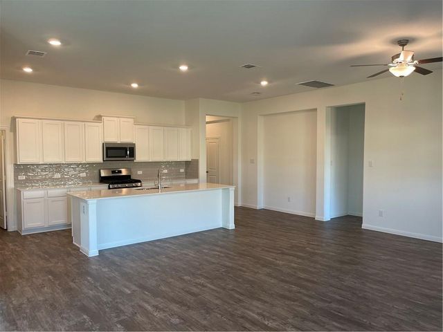 208 Baralo ST, Leander, TX 78641