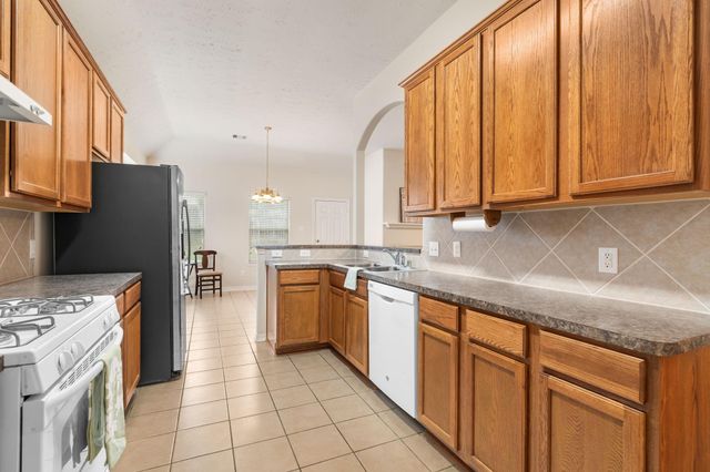 2200 Jefferson Crossing, Conroe, TX 77304