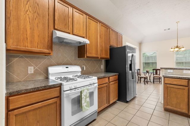2200 Jefferson Crossing, Conroe, TX 77304
