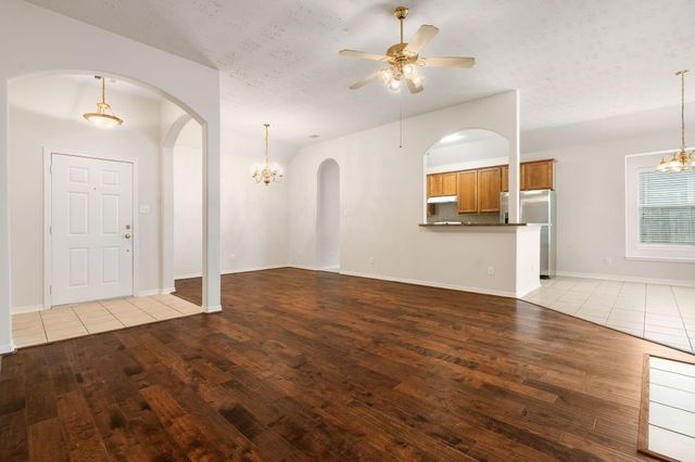 2200 Jefferson Crossing, Conroe, TX 77304
