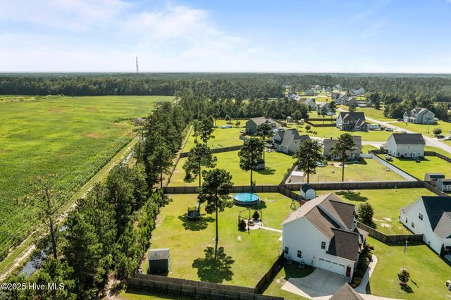 304 Arrington Court, Hubert, NC 28539