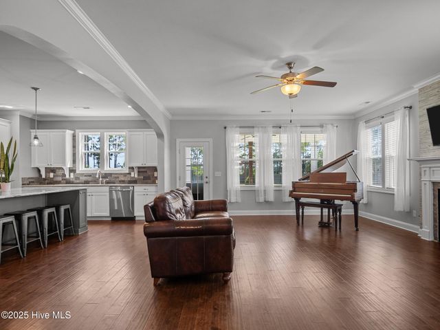 304 Arrington Court, Hubert, NC 28539