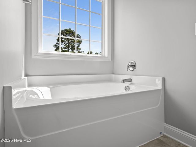 304 Arrington Court, Hubert, NC 28539