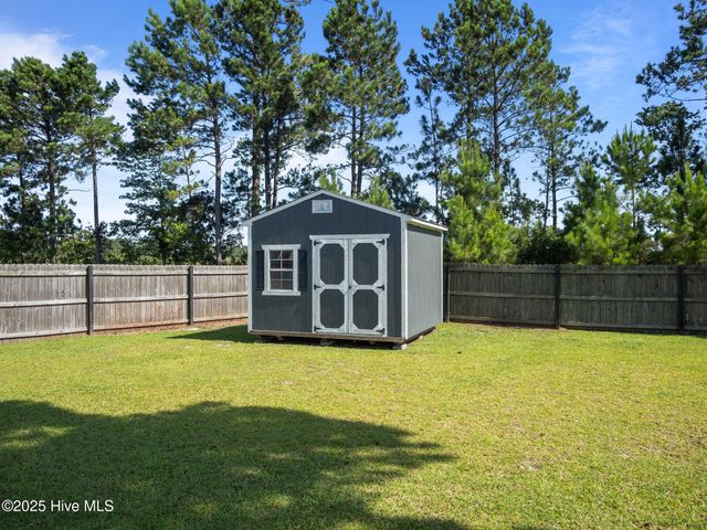 304 Arrington Court, Hubert, NC 28539