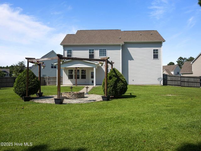 304 Arrington Court, Hubert, NC 28539