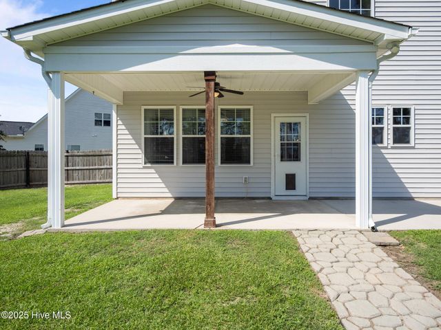 304 Arrington Court, Hubert, NC 28539