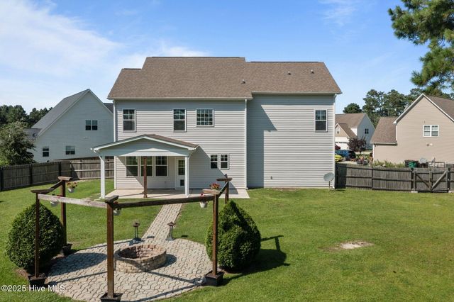 304 Arrington Court, Hubert, NC 28539