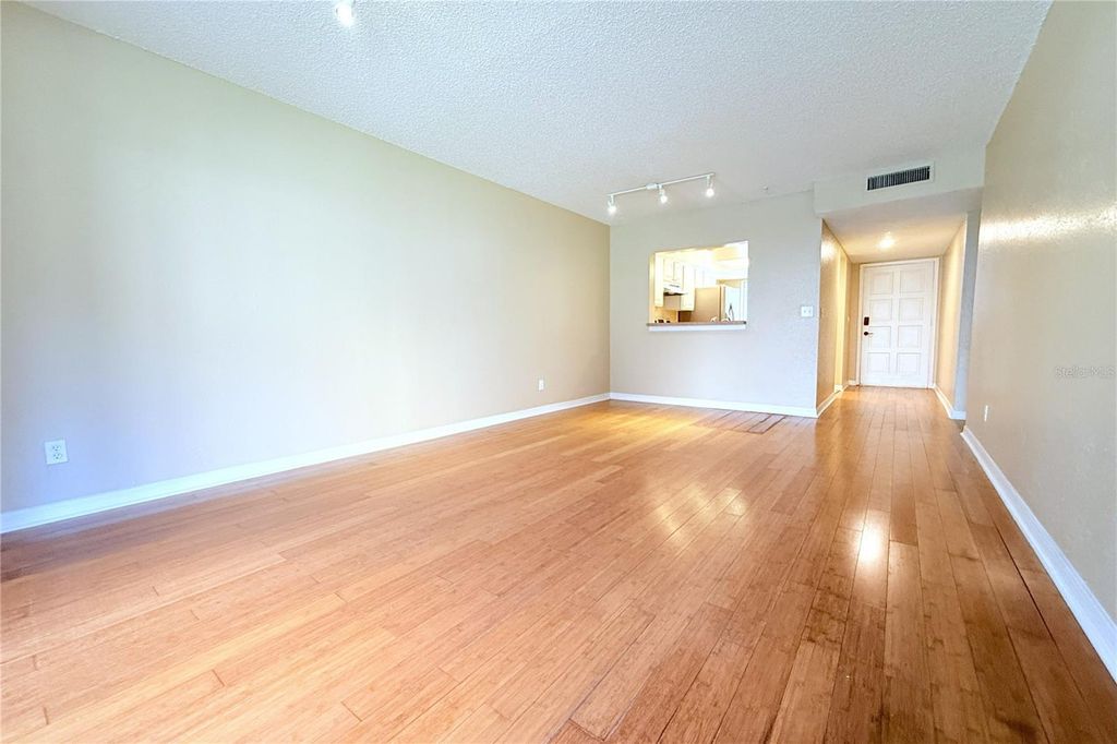 Image 36 of property listing at 6336 NEWTOWN CIRCLE 36A2, Tampa, FL 33615