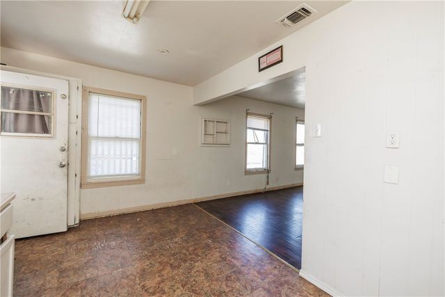 3701 Bertram St, Corpus Christi, TX 78416
