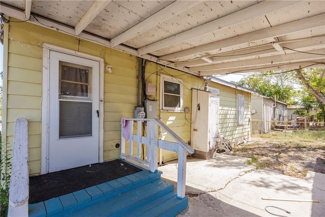 3701 Bertram St, Corpus Christi, TX 78416
