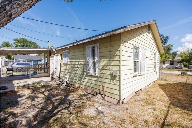 3701 Bertram St, Corpus Christi, TX 78416