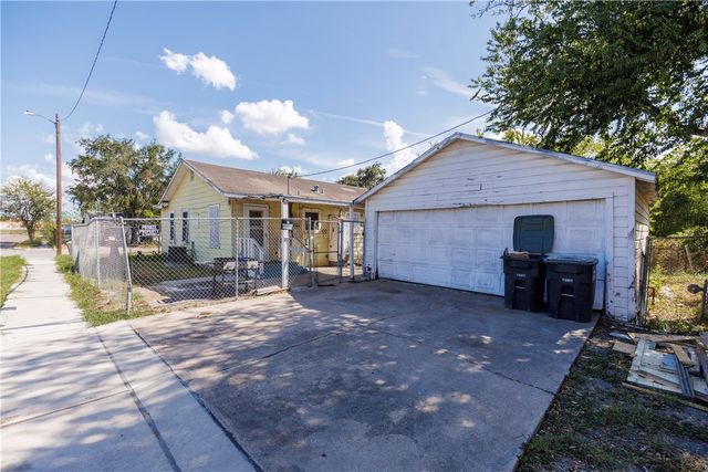 3701 Bertram St, Corpus Christi, TX 78416