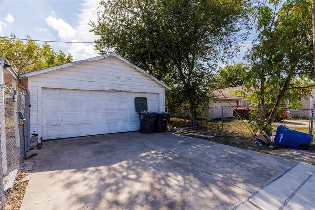 3701 Bertram St, Corpus Christi, TX 78416