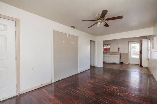 3701 Bertram St, Corpus Christi, TX 78416