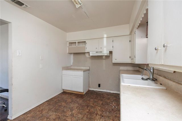 3701 Bertram St, Corpus Christi, TX 78416