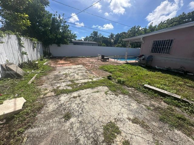 18041 NW 3rd Ave, Miami Gardens, FL 33169