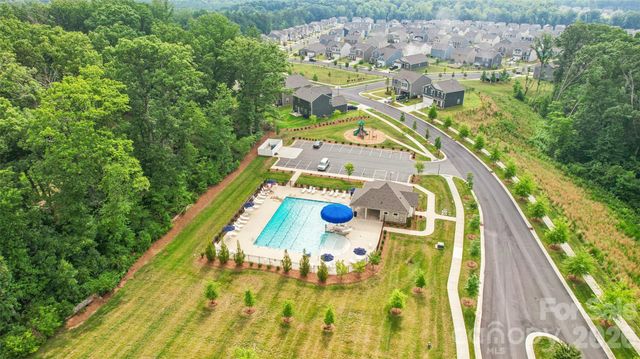 132 Scotsway Court, Troutman, NC 28166