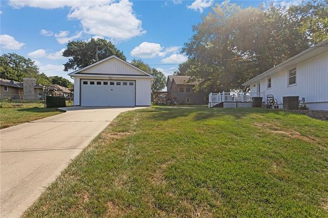 9700 E 82nd Terrace, Raytown, MO 64138