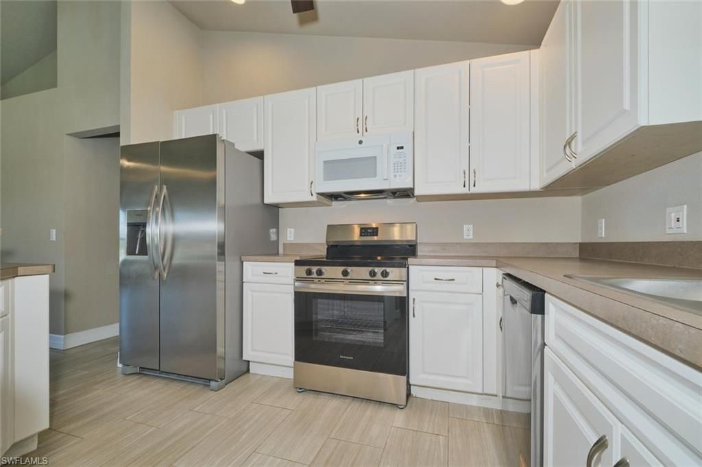Image 10 of property listing at 235 SW 12th ST, Cape Coral, FL 33991