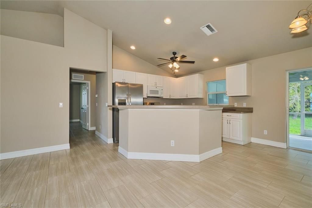 Image 7 of property listing at 235 SW 12th ST, Cape Coral, FL 33991