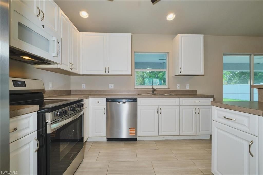 Image 9 of property listing at 235 SW 12th ST, Cape Coral, FL 33991