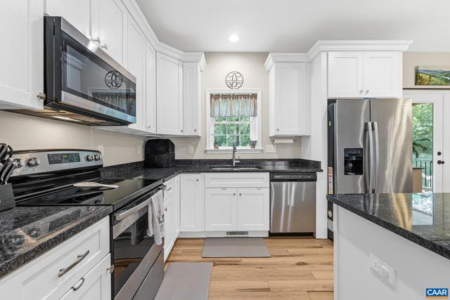 261 BARRINGTON DR, Stanardsville, VA 22973