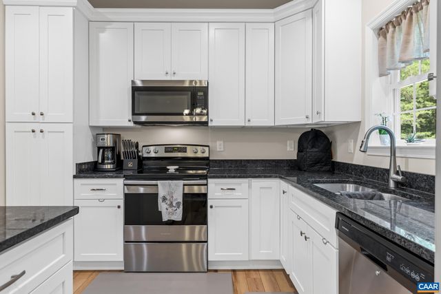 261 BARRINGTON DR, Stanardsville, VA 22973