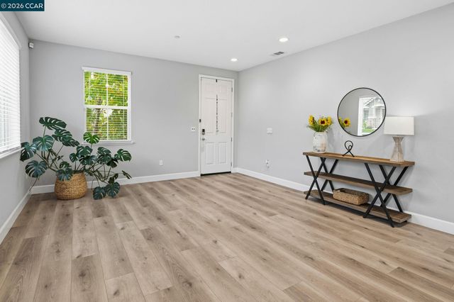 5227 Waterleaf Ln, Fairfield, CA 94534