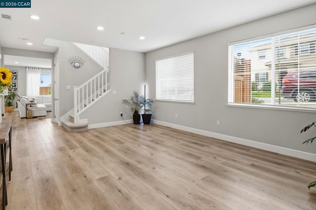 5227 Waterleaf Ln, Fairfield, CA 94534