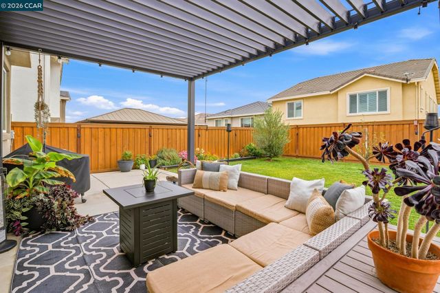 5227 Waterleaf Ln, Fairfield, CA 94534