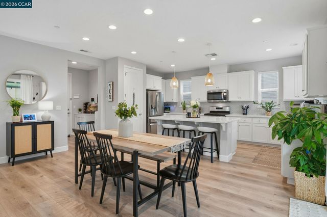 5227 Waterleaf Ln, Fairfield, CA 94534