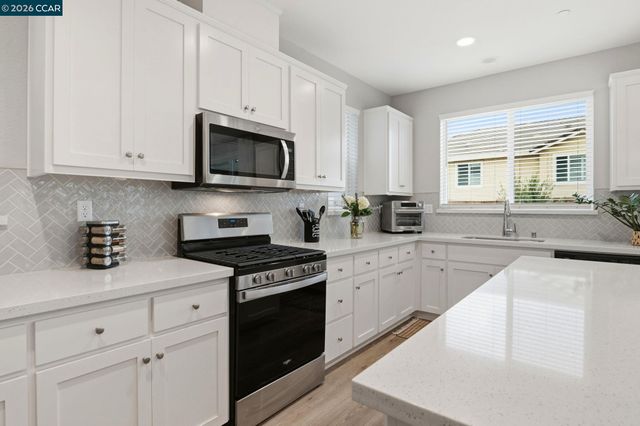 5227 Waterleaf Ln, Fairfield, CA 94534