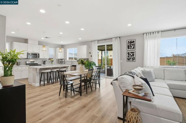 5227 Waterleaf Ln, Fairfield, CA 94534