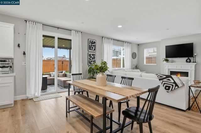 5227 Waterleaf Ln, Fairfield, CA 94534