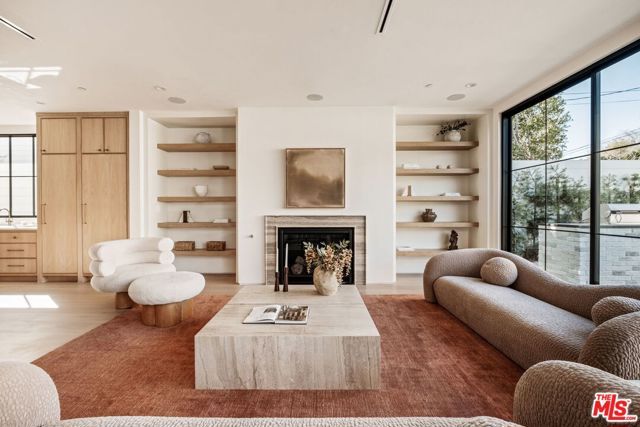 11621 Hesby Street, Valley Village, CA 91601