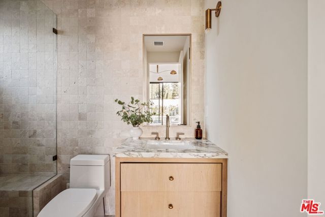 11621 Hesby Street, Valley Village, CA 91601