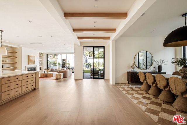 11621 Hesby Street, Valley Village, CA 91601