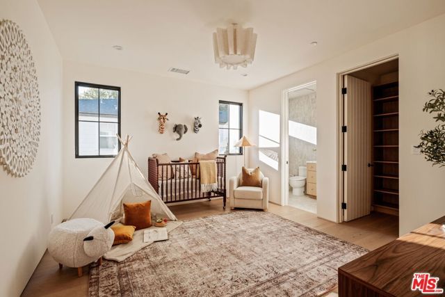 11621 Hesby Street, Valley Village, CA 91601