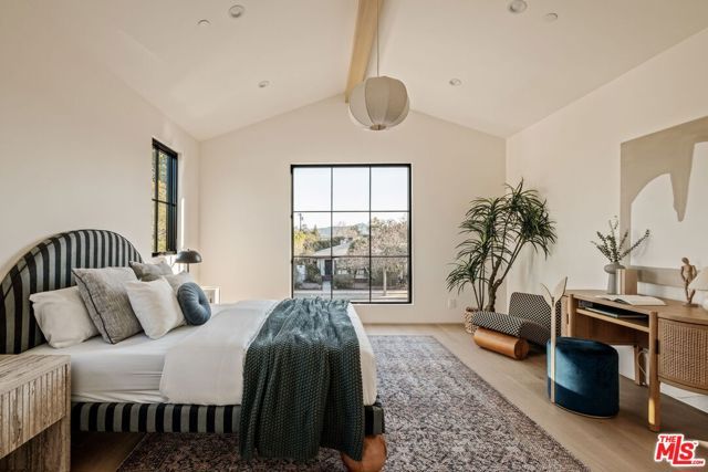 11621 Hesby Street, Valley Village, CA 91601