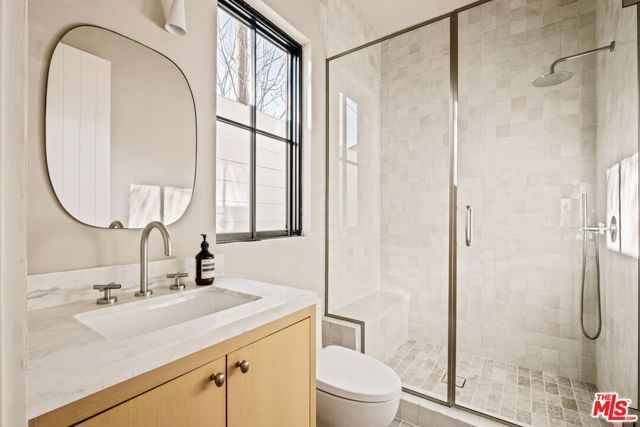 11621 Hesby Street, Valley Village, CA 91601