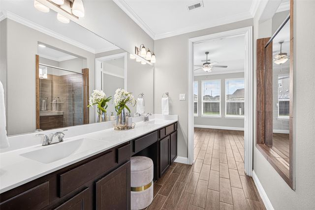 2403 Madera Landing Lane, Richmond, TX 77469