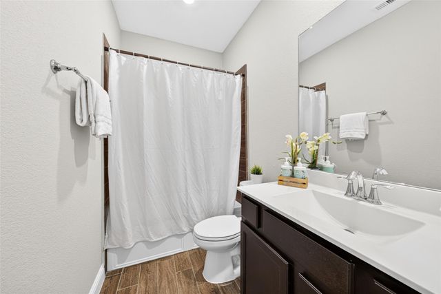 2403 Madera Landing Lane, Richmond, TX 77469