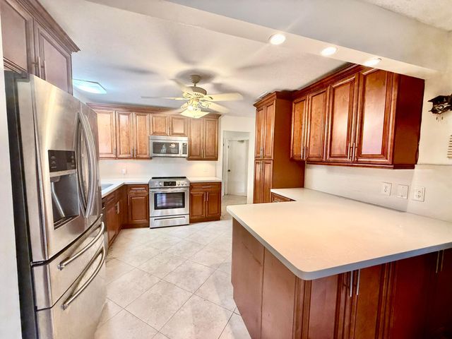 10633 Greenbriar Court, Boca Raton, FL 33498