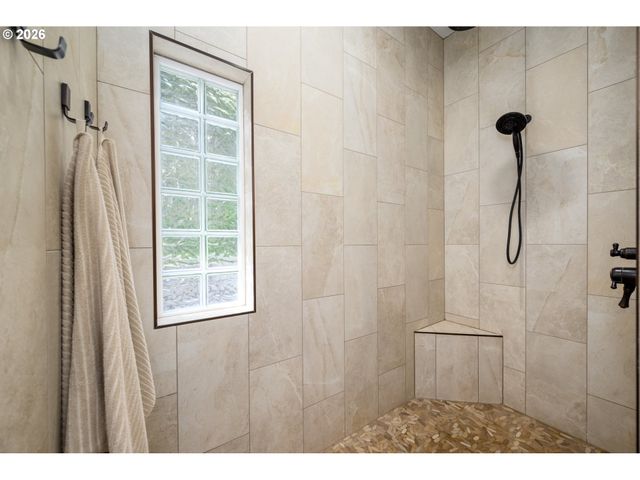 225 SUMMIT RIDGE Ln, Roseburg, OR 97471