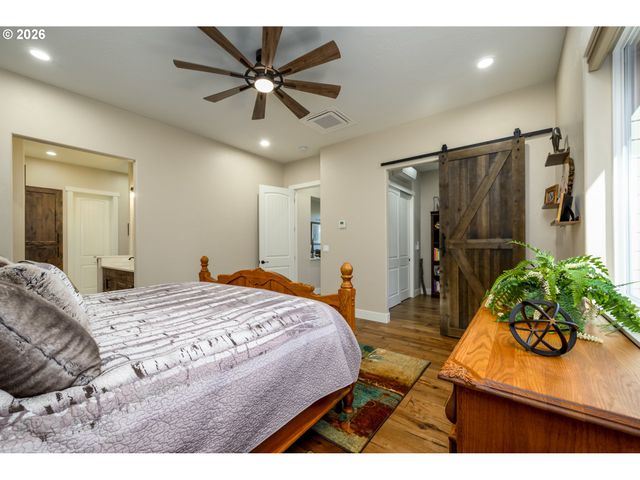 225 SUMMIT RIDGE Ln, Roseburg, OR 97471