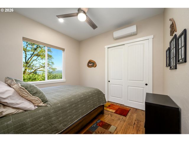 225 SUMMIT RIDGE Ln, Roseburg, OR 97471