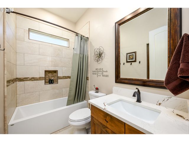 225 SUMMIT RIDGE Ln, Roseburg, OR 97471