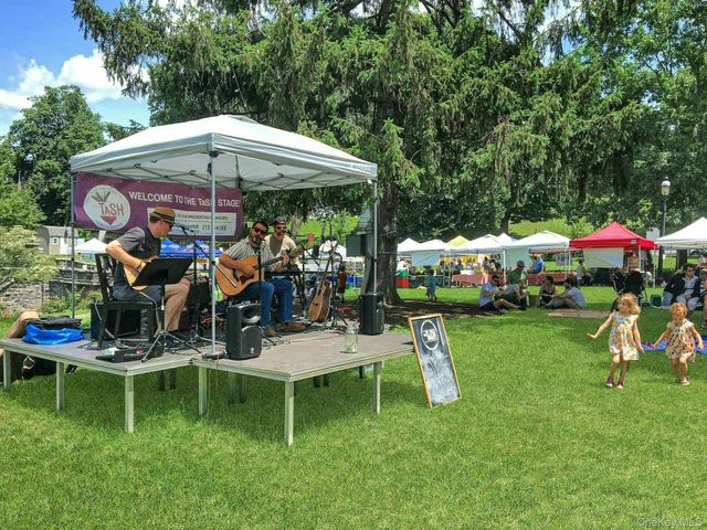 29 Woodland Avenue, Tarrytown, NY 10591