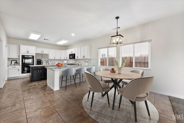 11515 Regarse Drive, Bakersfield, CA 93311